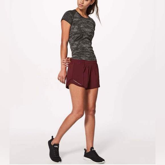 Lululemon Hotty Hot Shorts II Long 4” Deep Rouge Size 4 – Rare Retired Color - Picture 3 of 9